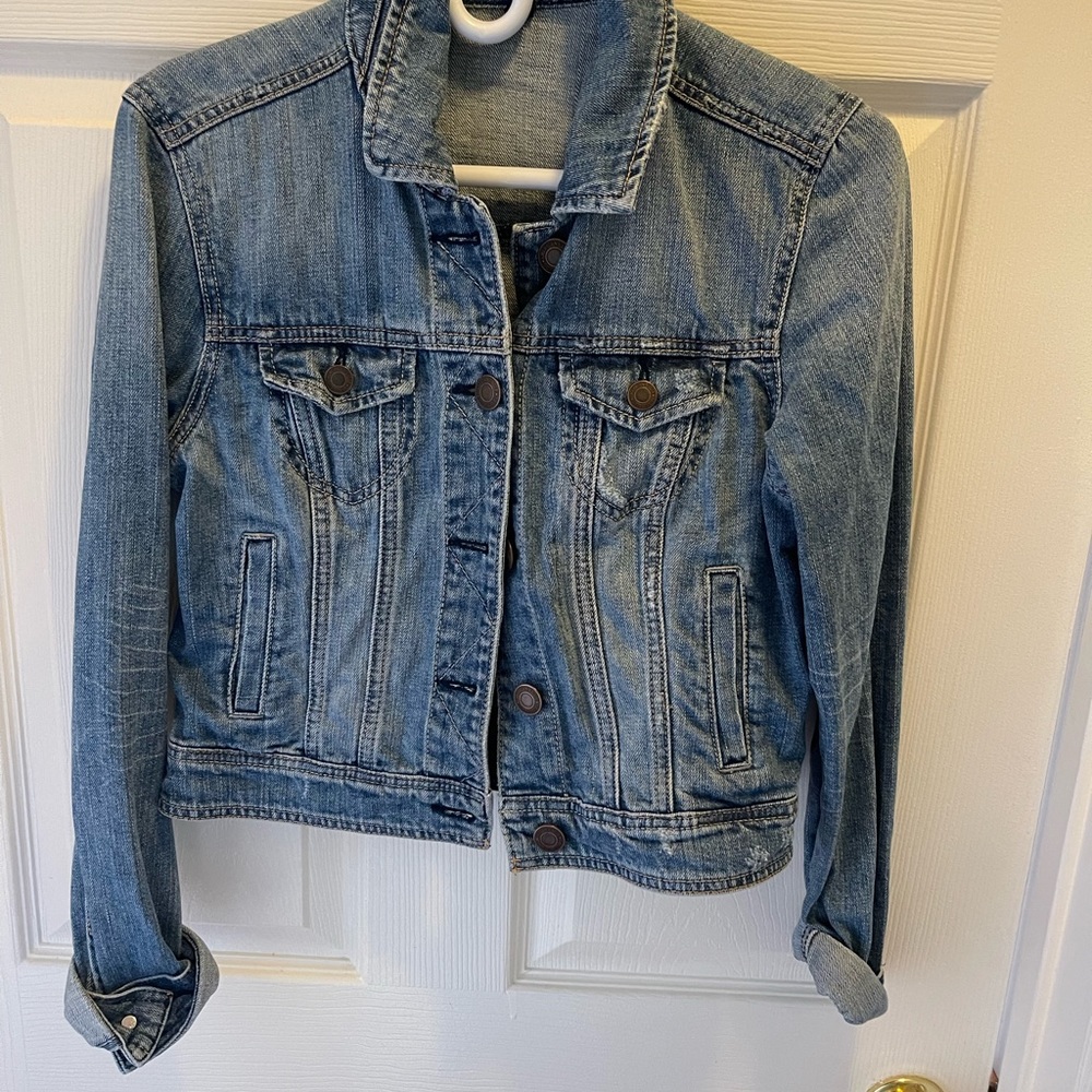 American Eagle denim jacket (like new)